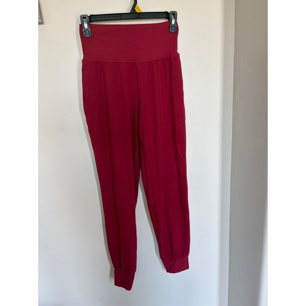 Athleta Salutation Jogger Womens XS‎ Red High Rise Powervita Yoga Pants Berry